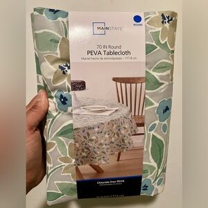 Mainstays Green and Blue Floral Round PEVA Tablecloth